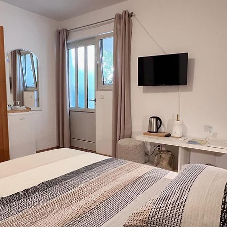 Room Tai - Spacious And Comfy With Private Terrace Hvar Town Bagian luar foto
