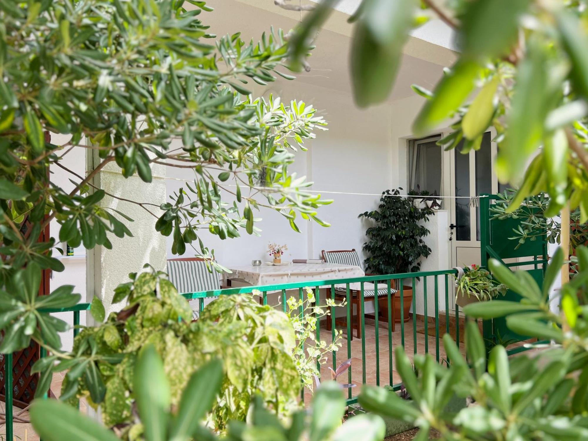 Room Tai - Spacious And Comfy With Private Terrace Hvar Town Bagian luar foto