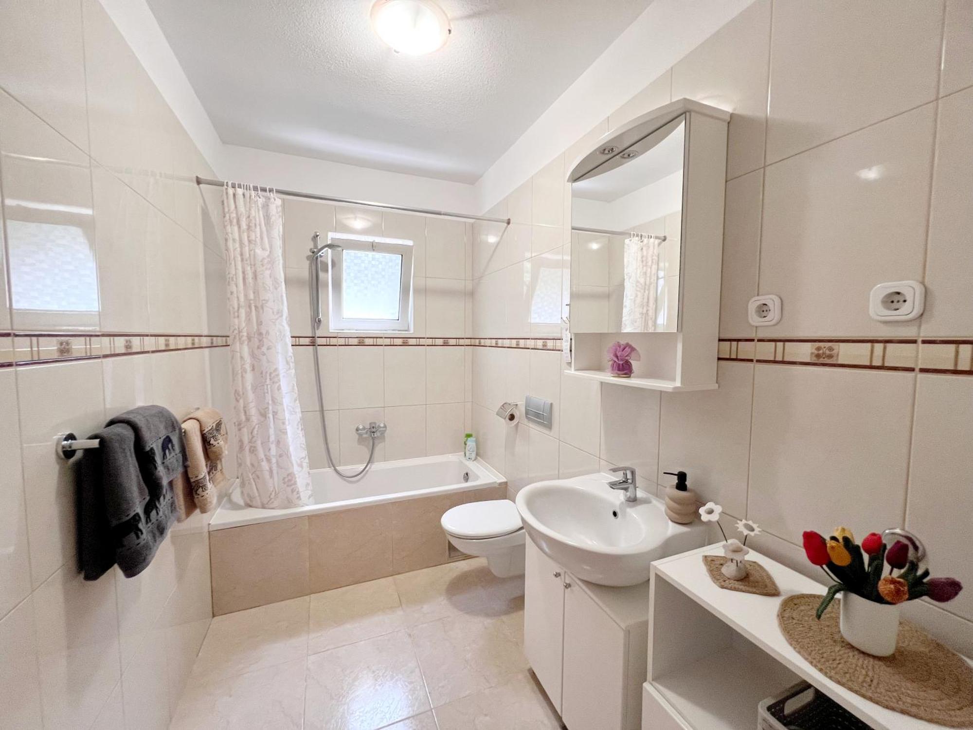 Room Tai - Spacious And Comfy With Private Terrace Hvar Town Bagian luar foto